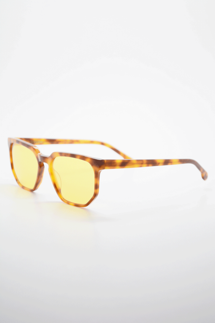 Color_Carey Claro-Amarillo (CryC-Yel)