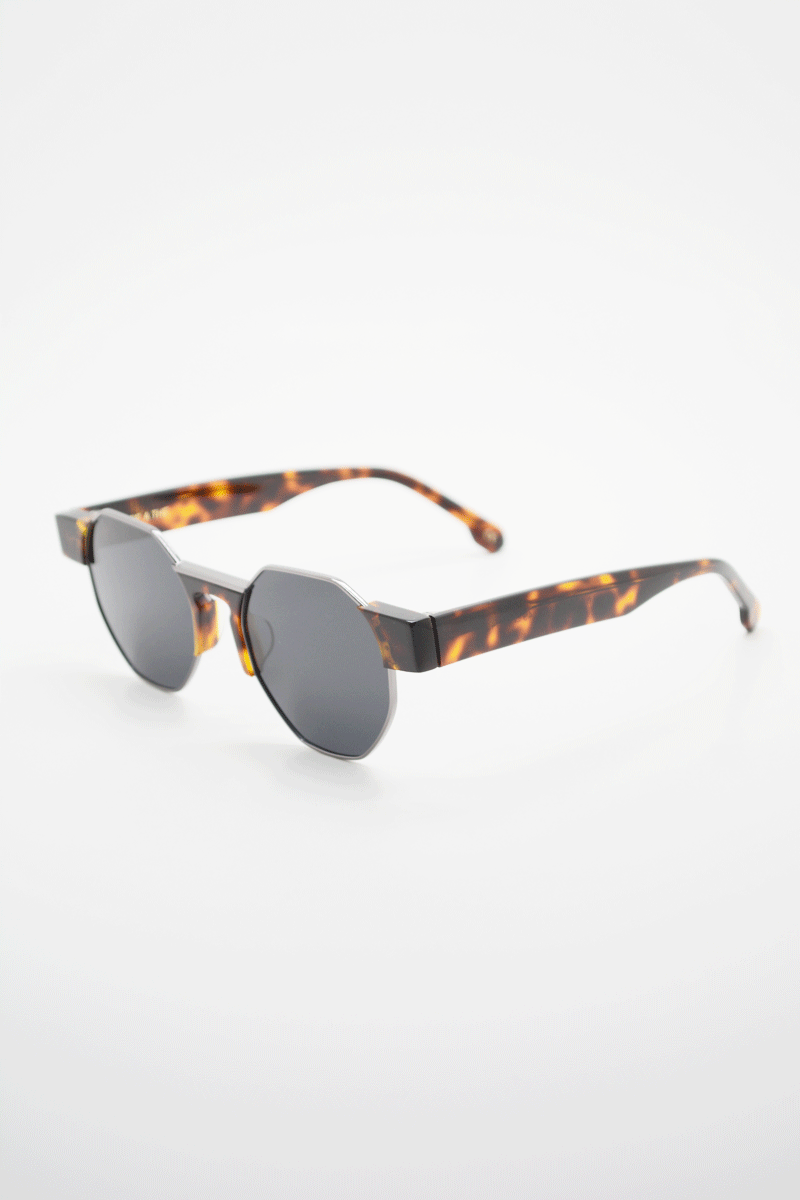 Color_Carey Oscuro Gris-Negro (CryOG-Blk)