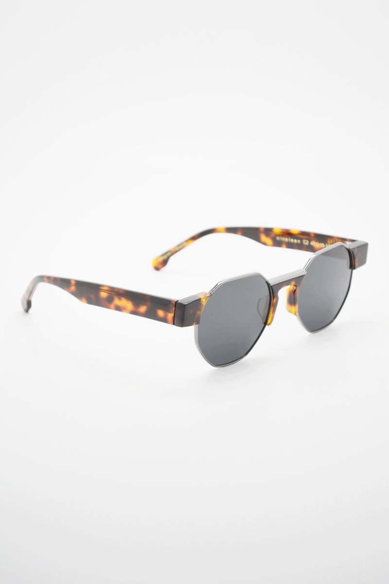 Color_Carey Oscuro Gris-Negro (CryOG-Blk)